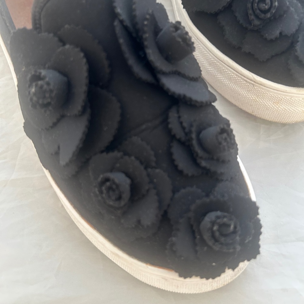 Caslon Statement Black Slip Sneakers Women's Sz 9